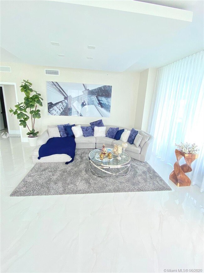 Foto del edificio - 17111 Biscayne Blvd