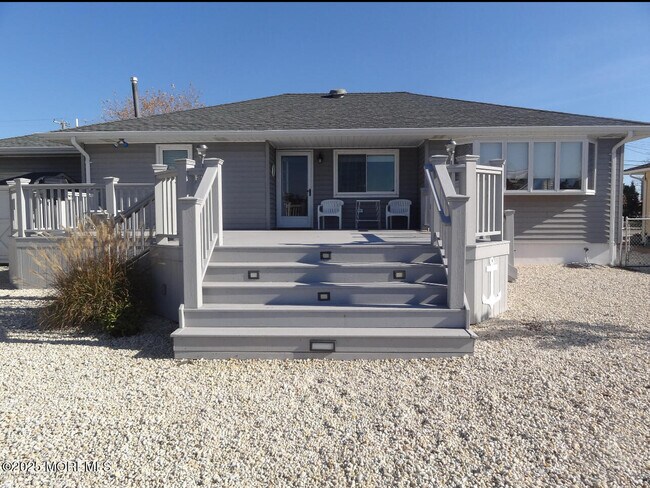 Building Photo - 46 Longpoint Dr