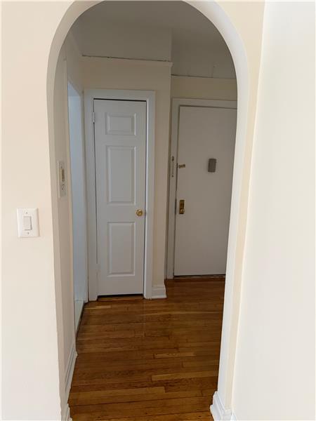 Foto del edificio - 9319 Ridge Blvd