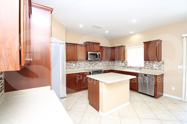 Building Photo - 2213 W Marconi Ave
