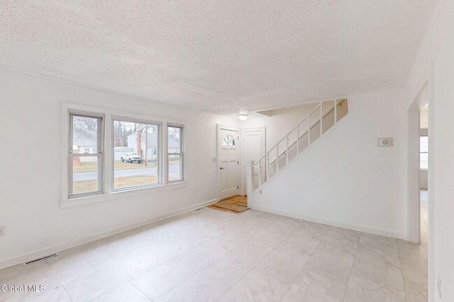 Building Photo - 11 Rapple Dr