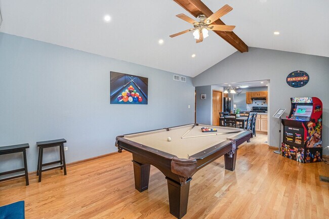 Foto del edificio - 8057 Mason Ln