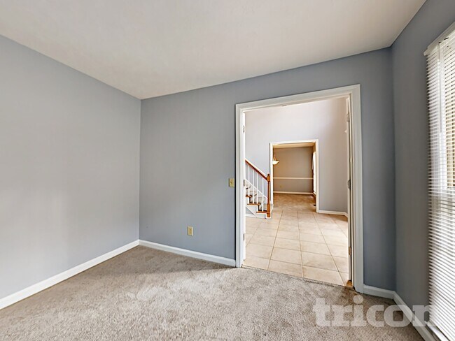 Foto del edificio - 5044 Rosemeade Ct