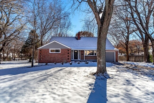 Building Photo - COMING SOON: Beautiful and Renovated Property in Raytown!