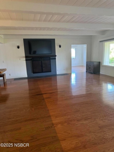 Foto del edificio - 724 N Refugio Rd