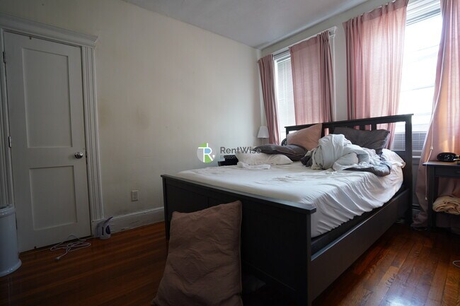 Foto del edificio - 82 Brainerd Rd