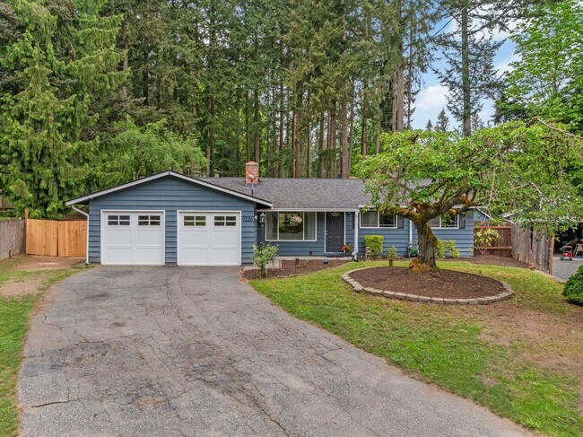 Foto del edificio - Remodeled Rambler with 2/Car garage, RV Parking and an Impressive Back Yard!!!!!
