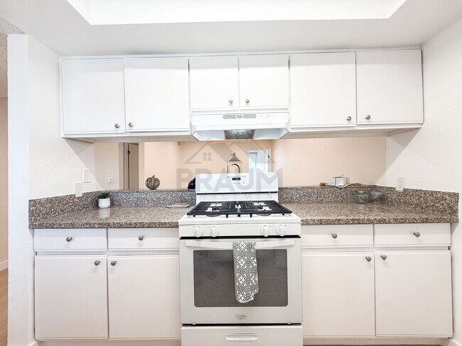 Foto del edificio - 4638 Tilden Ave