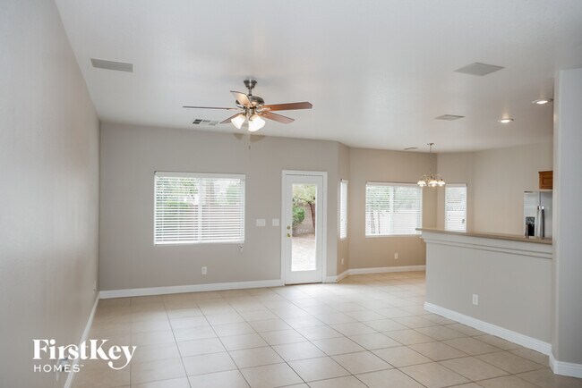 Foto del edificio - 2191 Low Creek Ct