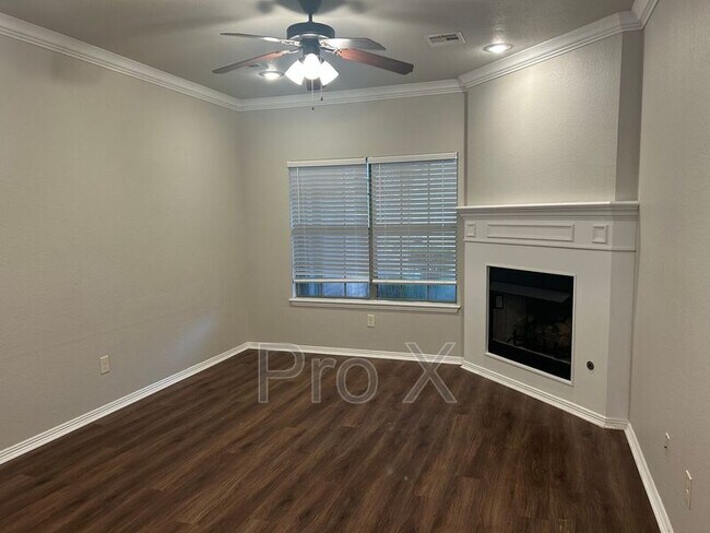 Photo - 2670 N Valencia Ave Apartment