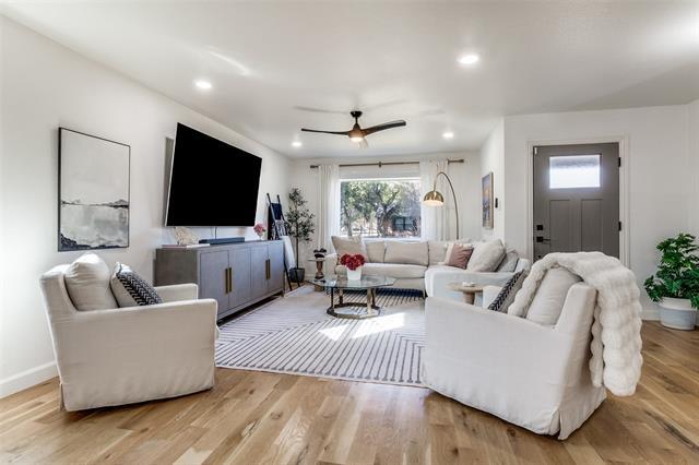 Foto del edificio - 2808 Sharpview Ln