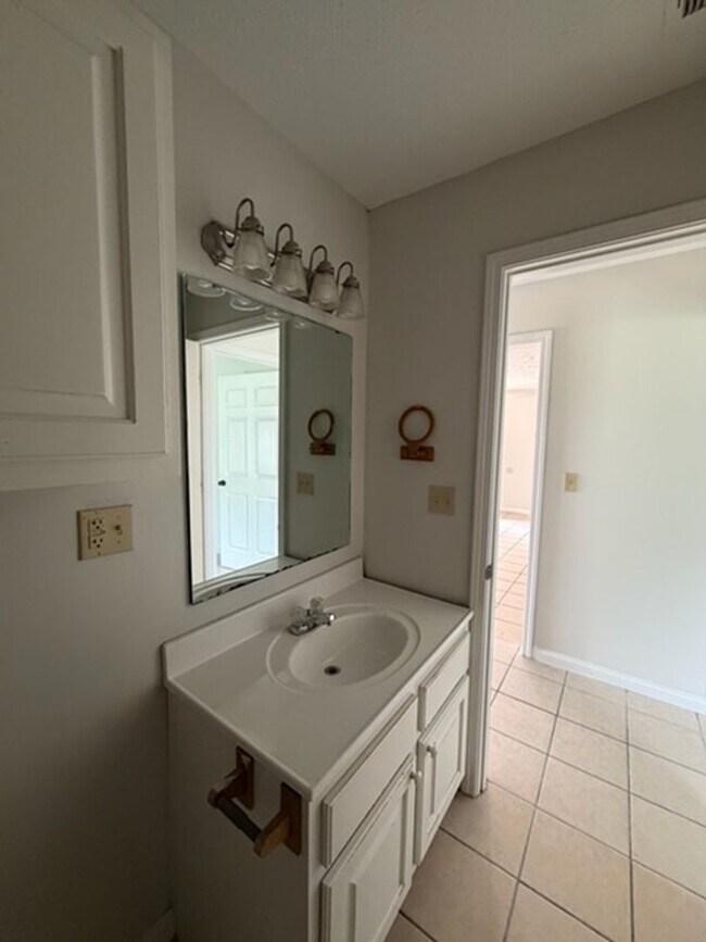 Foto del edificio - Renovated 3 Bedroom 2 Bath Home for Rent!!
