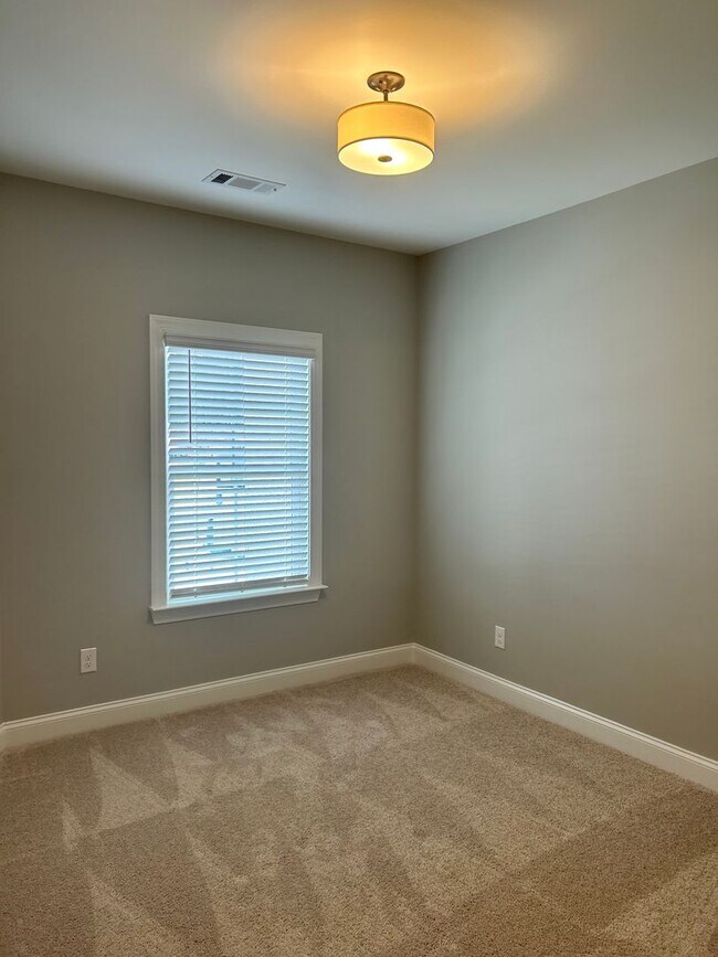 Building Photo - 630 Thornberry Drive