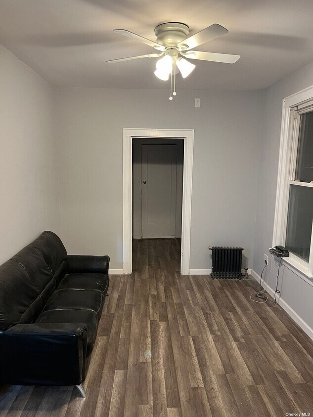 Foto principal - 64 Middle Neck Rd