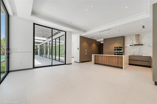 Foto del edificio - 8000 SW 62nd Ct