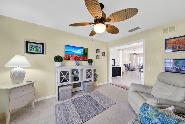 Building Photo - Rarely available Pool villa in Colonial Country Club!