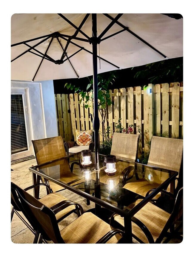 Building Photo - Bright and Spacious Private 3BR House in W...