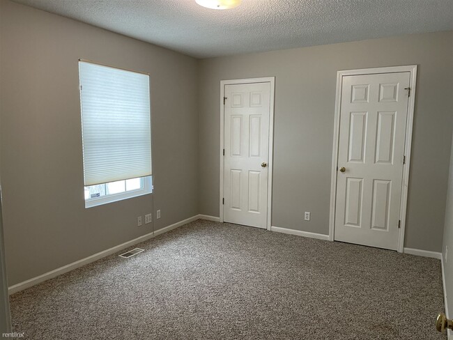 Building Photo - 2 br, 1 bath Condo - 15138 Wintergreen Ct