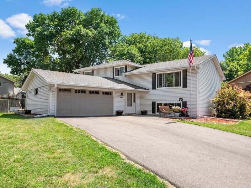 12801 Country View Ln, Burnsville, MN 55337 House Rental in