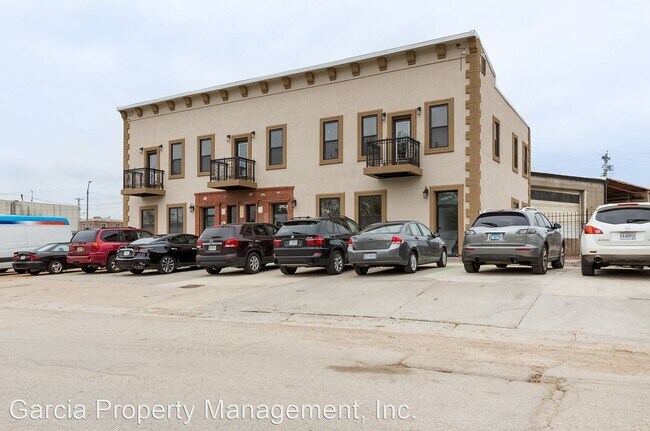 Building Photo - 8000 Ivory Ave