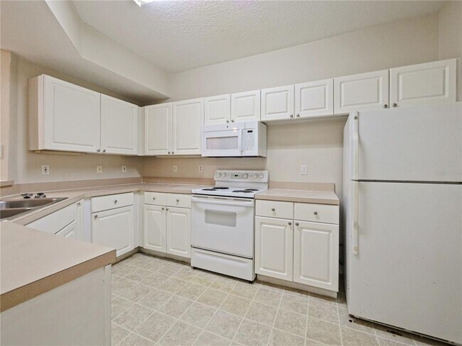 Foto del edificio - 5536 Metrowest Blvd