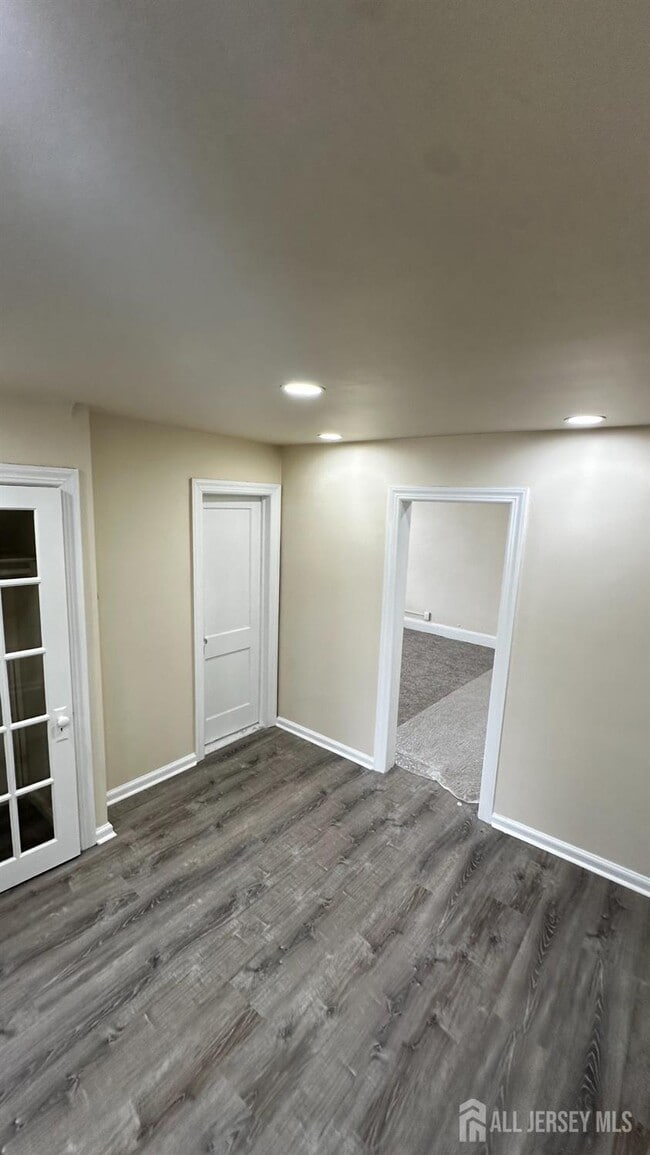 Building Photo - 6 Field Rd