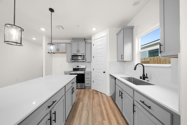 Foto del edificio - 7004 Cave Ave