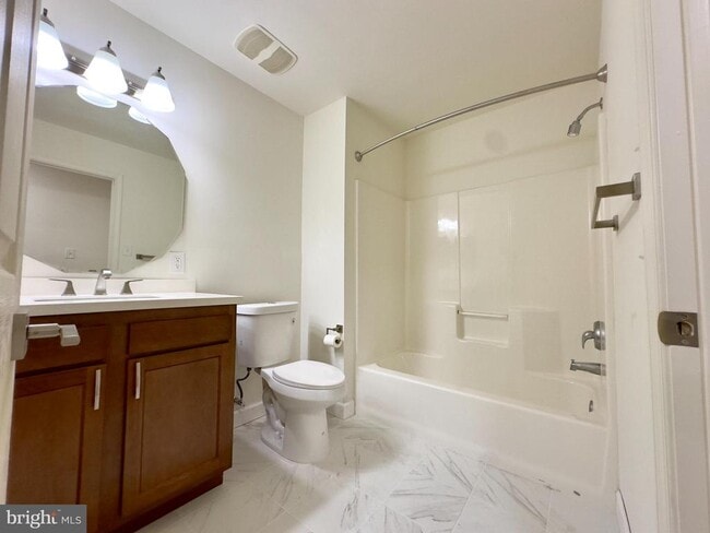 Building Photo - 66 Sequoia Dr