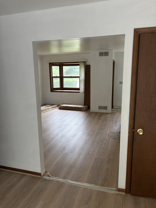 Building Photo - 110 Johnston Dr