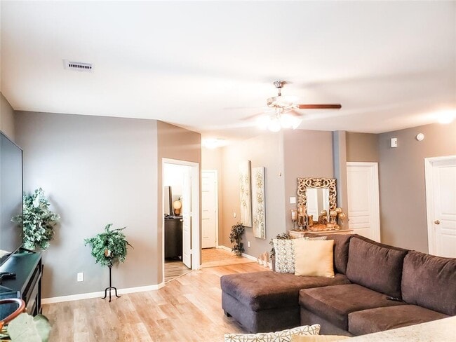 Building Photo - 6103 Coleus St