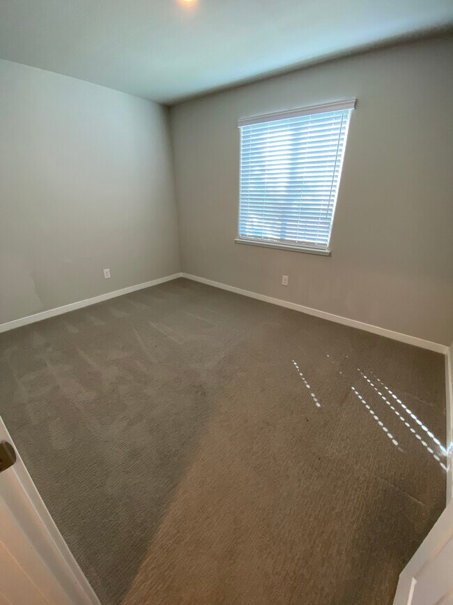 Foto del edificio - 5112 Chelsea Creek Rd