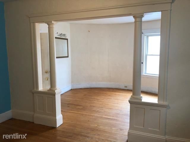 Primary Photo - 215 Beacon St