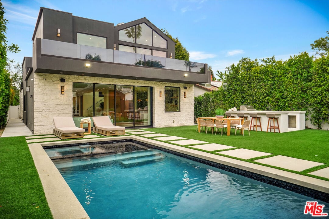 Foto principal - 15602 Morrison St