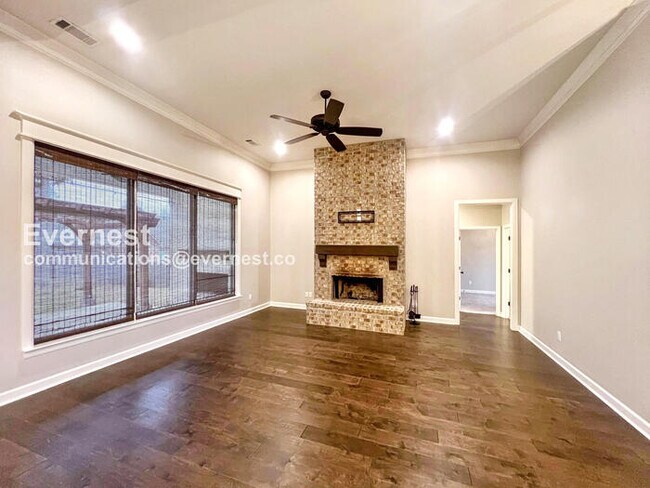 Building Photo - 613 Creekside Cove