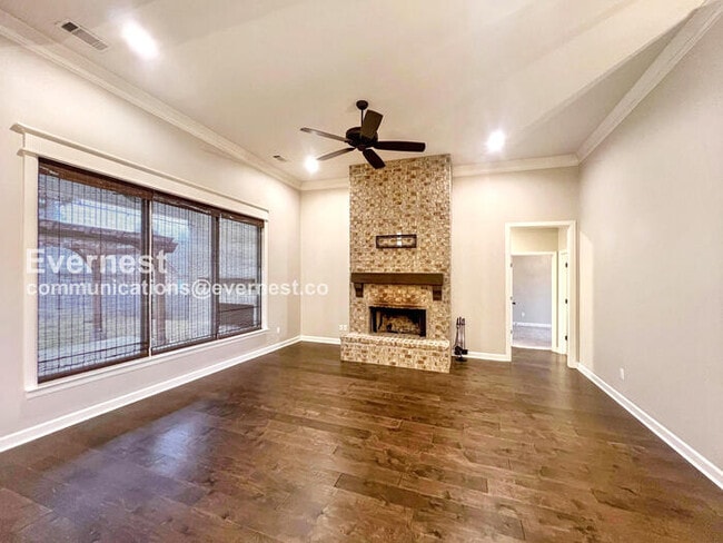 Foto del edificio - 613 Creekside Cove