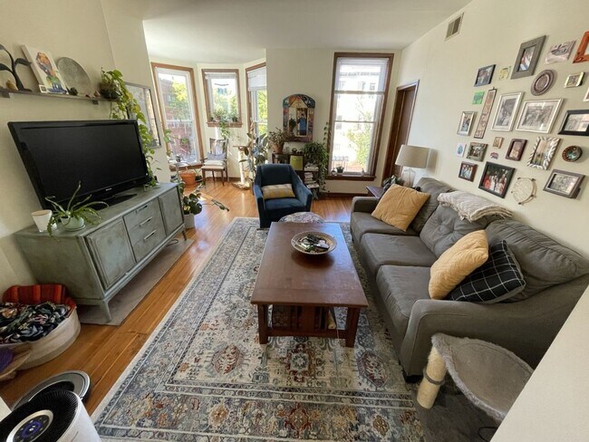 Foto del edificio - 1957 W Addison St