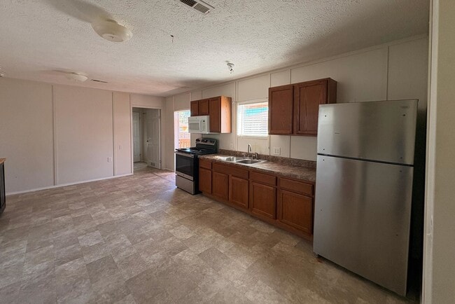 Building Photo - 606 Buckwheat Dr