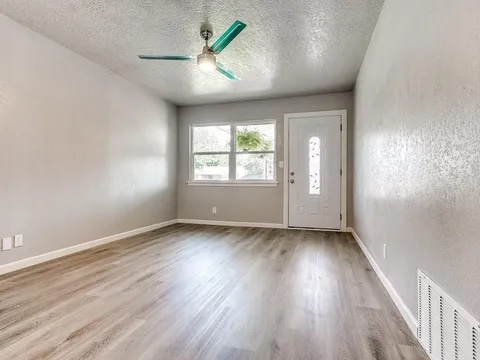 Building Photo - 1207 Columbia Ct