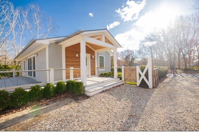 Building Photo - 30 Hampton Ct