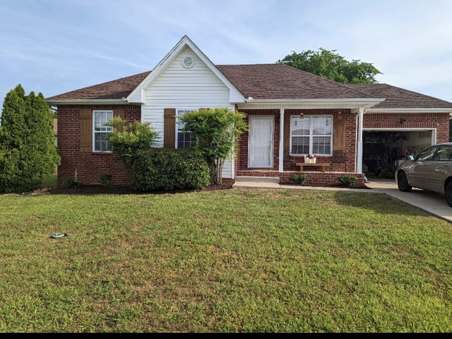 Building Photo - 1326 Christine Dr