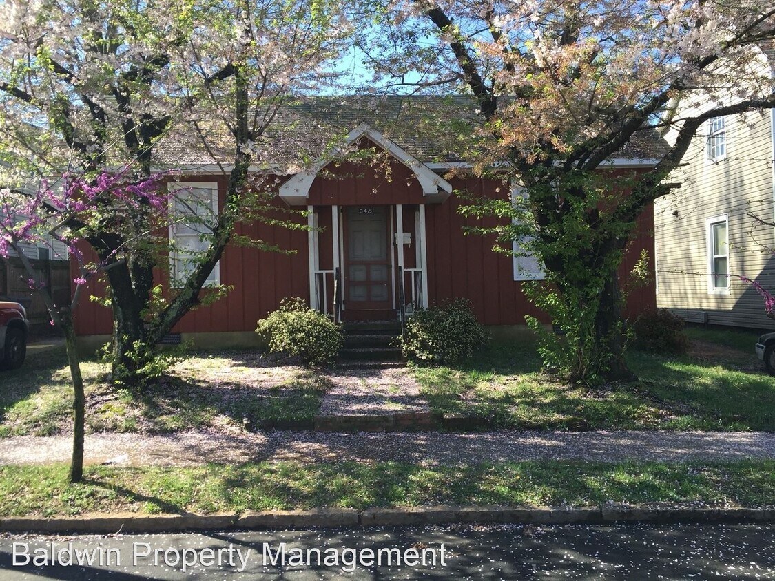 Primary Photo - 1 br, 1 bath House - 348 E SPRAGUE ST