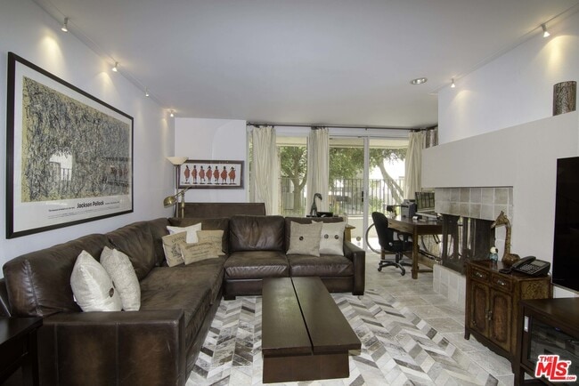 Building Photo - 2960 Neilson Way