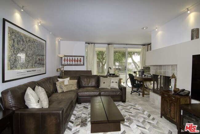 Foto del edificio - 2960 Neilson Way