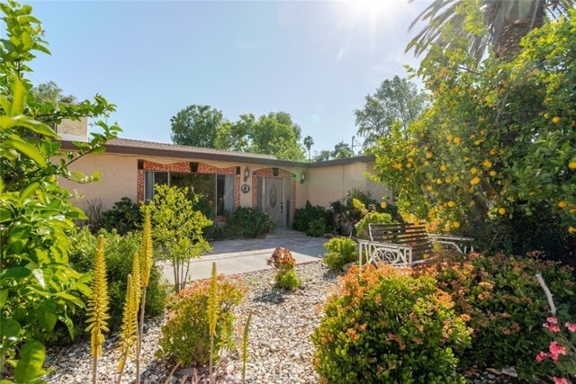 Foto del edificio - 19026 Keswick St