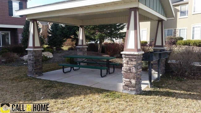 Building Photo - 1520 W 10 S