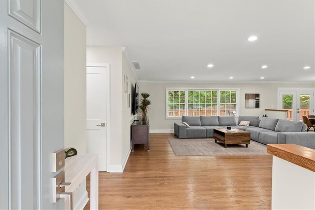 Foto del edificio - 475 Amberidge Trail NW