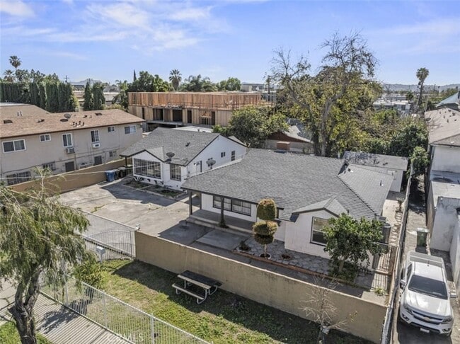 Foto del edificio - 14722 Strathern St