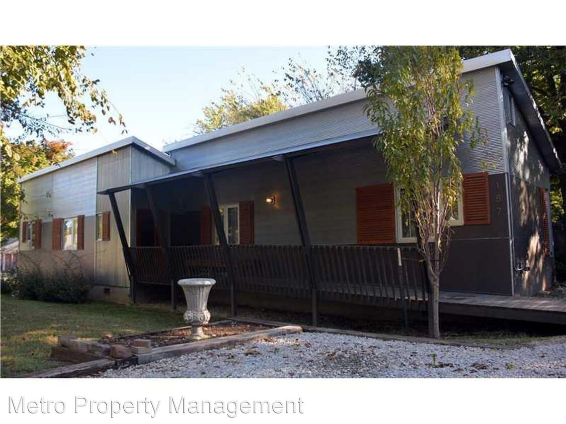 Primary Photo - 2 br, 1 bath House - 187 E 12th Street