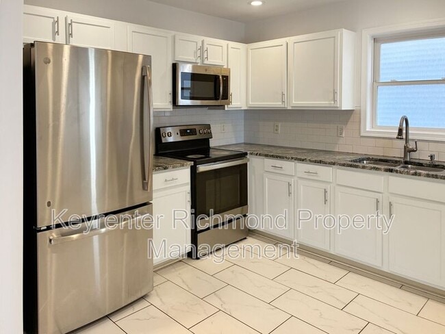 Building Photo - 1214 Bainbridge St