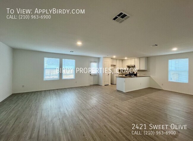 Building Photo - "Charming 4-Bedroom Home with Spacious Lay...